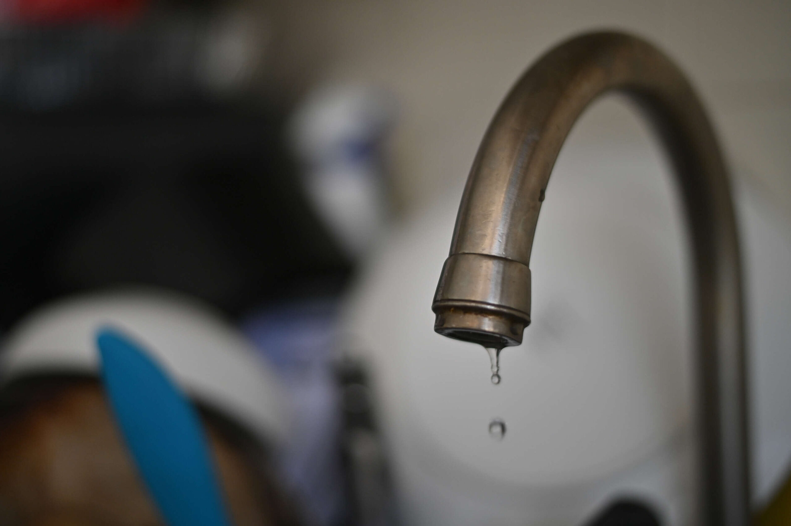 La AAA evalúa multas por desperdicio de agua mientras Carraízo sigue bajando y Guaynabo pierde el servicio