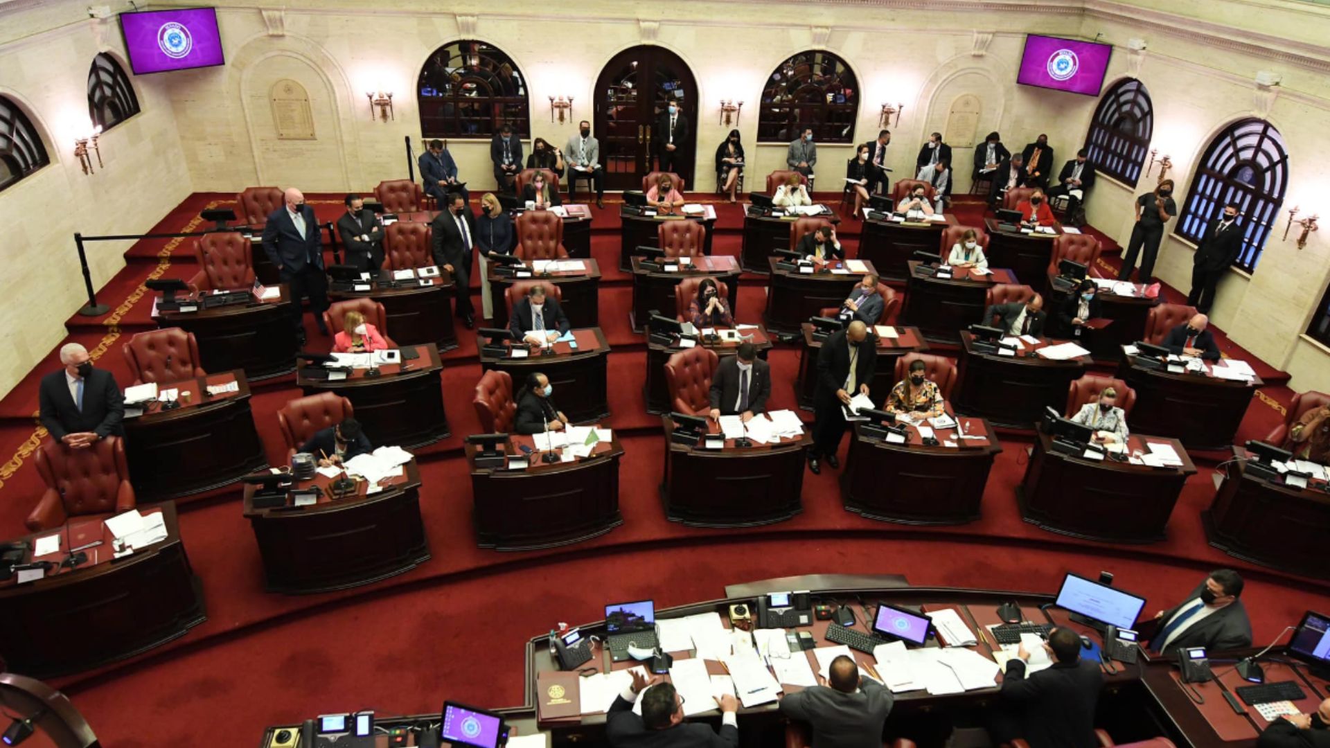Net metering in PR: what Law 10 guarantees, until when, and why it's being fought in court